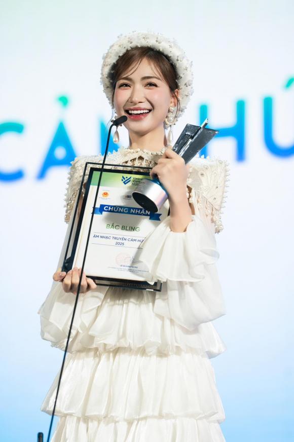 Sao Việt 1/12, tin sao việt mới nhất