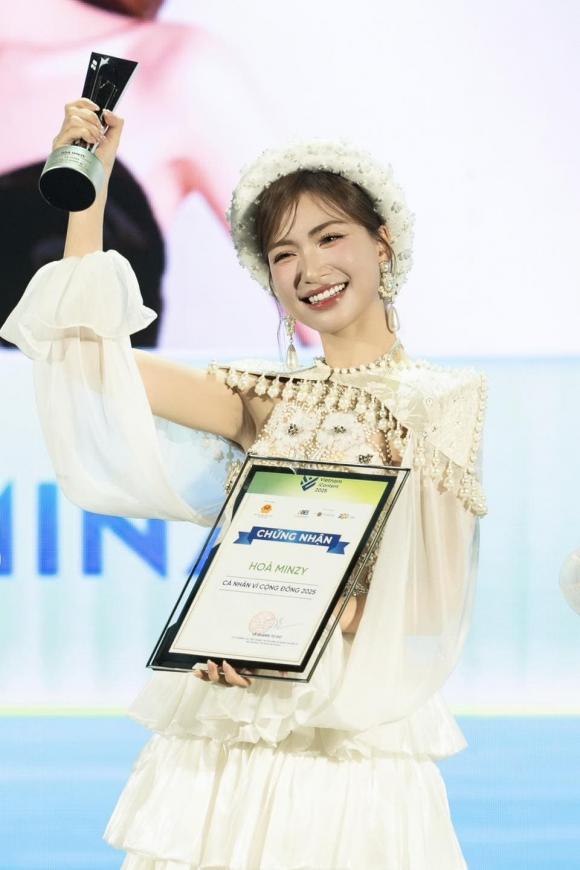 Sao Việt 1/12, tin sao việt mới nhất