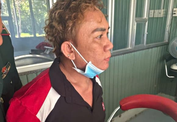 03-nguoi-dan-ong-lao-o-to-dam-vao-nha-chi-ruot-2.jpg 0 lái xe đâm chị em ruột, tài xế ô tô đâm em gái tử vong, Tây Ninh