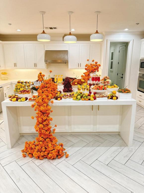 594057094_1277170524449906_570943509892633886_n-ngoisaovn-w1080-h1440 1 Hoa hậu phạm hương, cuộc sống của phạm hương ở mỹ