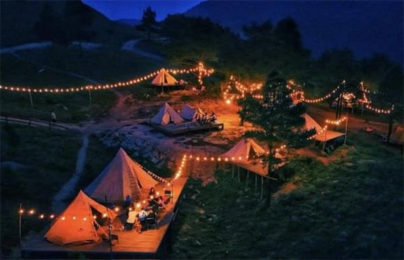 cach-ha-noi-135km-co-mot-doi-co-chay-dep-nhu-trong-tranh-duoc-vi-nhu-da-lat-thu-nho (1).jpg 1 đồi cỏ cháy, Đồi Phượng Hoàng, Quảng Ninh