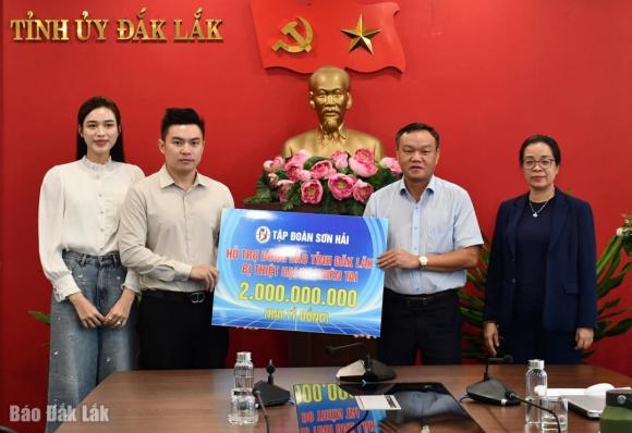 Hoa hậu đỗ hà, doanh nhân viết vương, sao việt