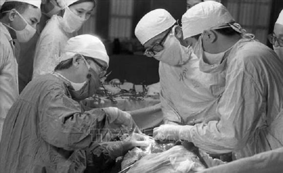 Gia đình trí thức danh giá việt nam, gia đình gs tôn thất tùng