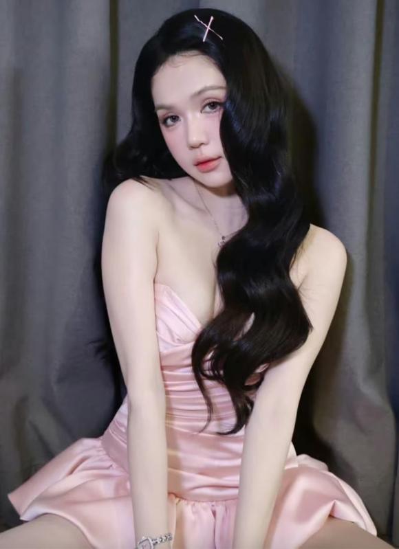 Ngọc Trinh, Nữ hoàng nội y, sao Việt