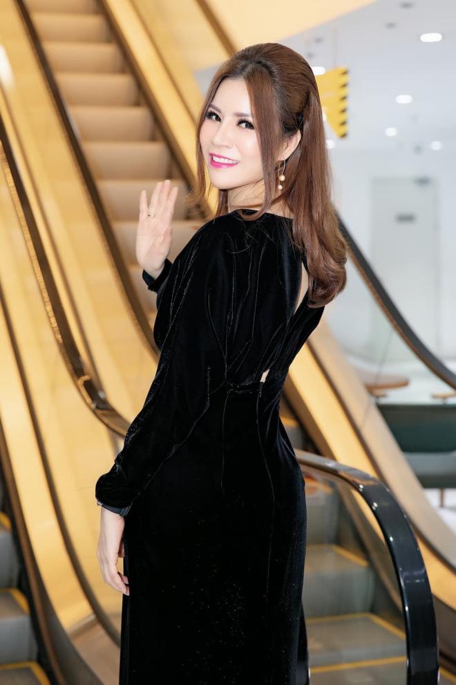 Hoa hậu Bùi Thị Hà, sao việt