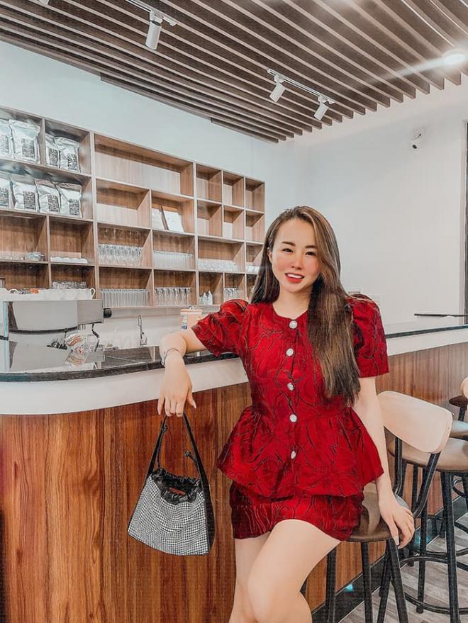 Cô chủ lại thụy yến nhi,NhiJudy Store,shop quần áo yến nhi