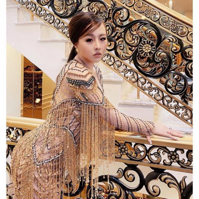 Cô chủ lại thụy yến nhi,NhiJudy Store,shop quần áo yến nhi