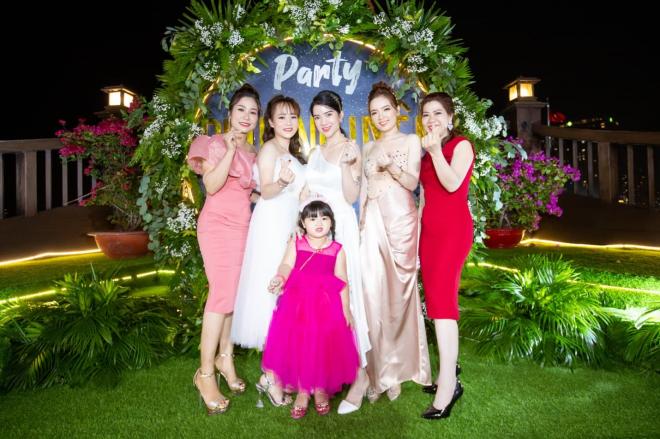 Phan Phạm Phương Uyên, Nữ doanh nhân trẻ, Phương Uyên Beauty