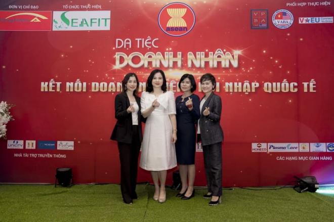Dạ tiệc Doanh nhân, Câu lạc bộ Nữ Doanh nhân Việt Nam - ASEAN