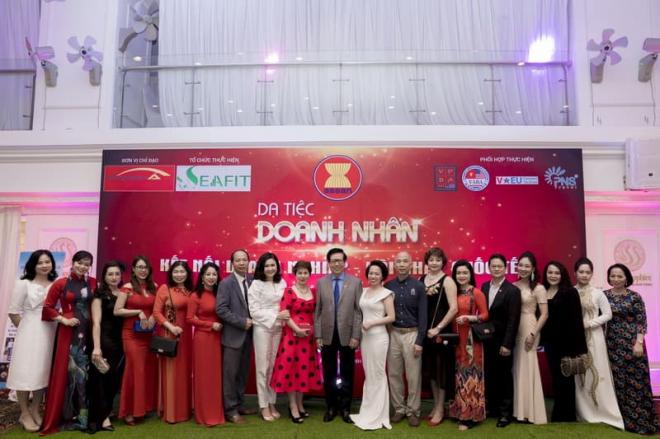 Dạ tiệc Doanh nhân, Câu lạc bộ Nữ Doanh nhân Việt Nam - ASEAN
