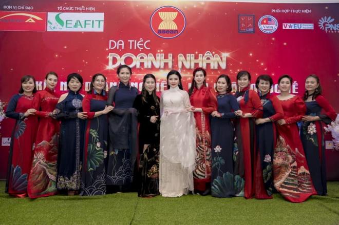 Dạ tiệc Doanh nhân, Câu lạc bộ Nữ Doanh nhân Việt Nam - ASEAN