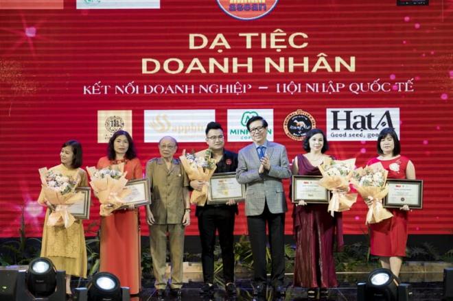 Dạ tiệc Doanh nhân, Câu lạc bộ Nữ Doanh nhân Việt Nam - ASEAN