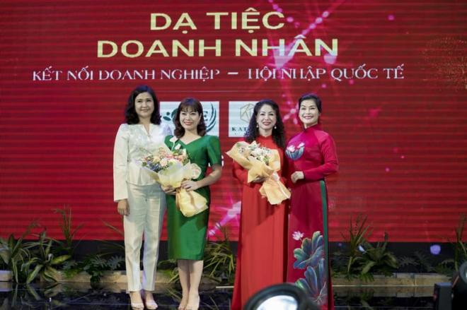 Dạ tiệc Doanh nhân, Câu lạc bộ Nữ Doanh nhân Việt Nam - ASEAN