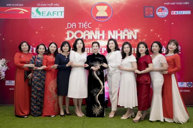 Dạ tiệc Doanh nhân, Câu lạc bộ Nữ Doanh nhân Việt Nam - ASEAN