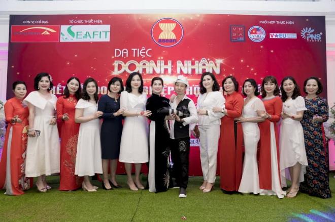 Dạ tiệc Doanh nhân, Câu lạc bộ Nữ Doanh nhân Việt Nam - ASEAN