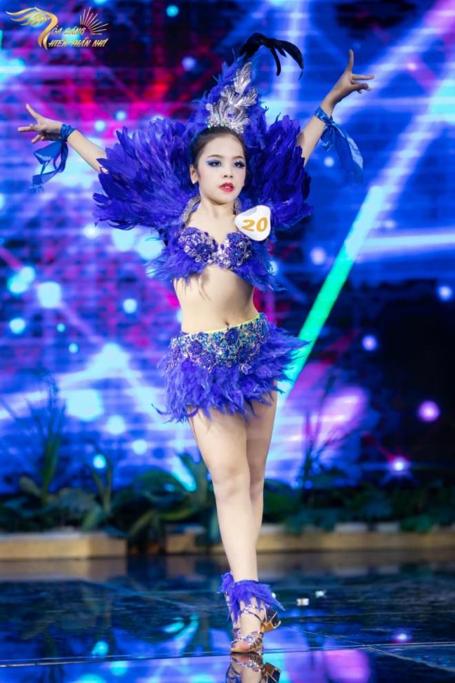 Hoàng Hà Linh, Tỏa sáng thiên thần nhí, sao việt