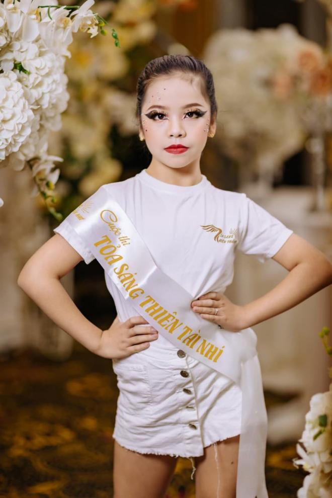 Hoàng Hà Linh, Tỏa sáng thiên thần nhí, sao việt