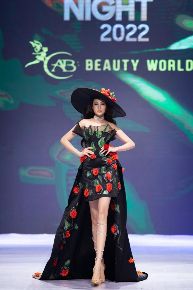 NTK Tommy Nguyễn, BST Giấc mơ hoa, Show Angel Night