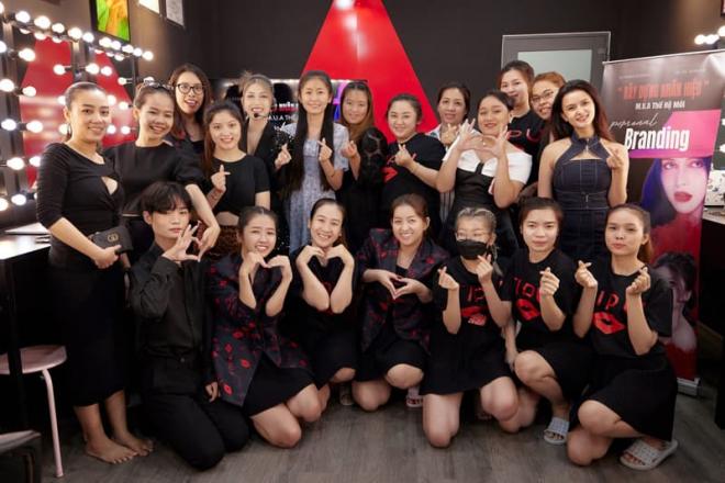 TiPu Nguyễn, TiPu MakeUp Academy & Studio, Học viện Trang điểm Chuyên nghiệp