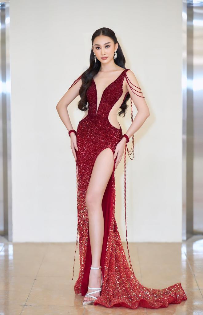 Hoa hậu Việt Nam toàn cầu, Đoàn Hồng Trang, Tom Kara