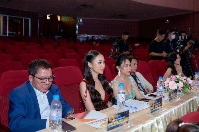 Hoa hậu Việt Nam toàn cầu, Đoàn Hồng Trang, Tom Kara