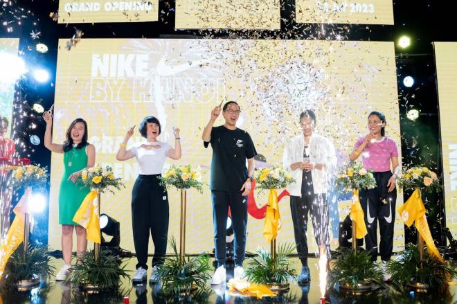 Nike Vincom Bà Triệu, Phương Ly, Da Lab
