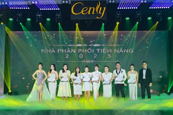 Dấu Ấn Hoàng Kim, Đan Trường, Trung Quang, và Isaac