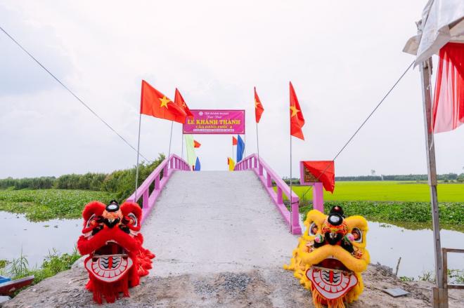 Nusee, Cầu Hạnh Phúc 2, Long An