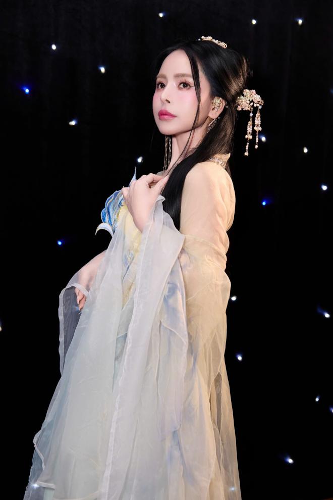Hoa hậu Hạ My, sao việt